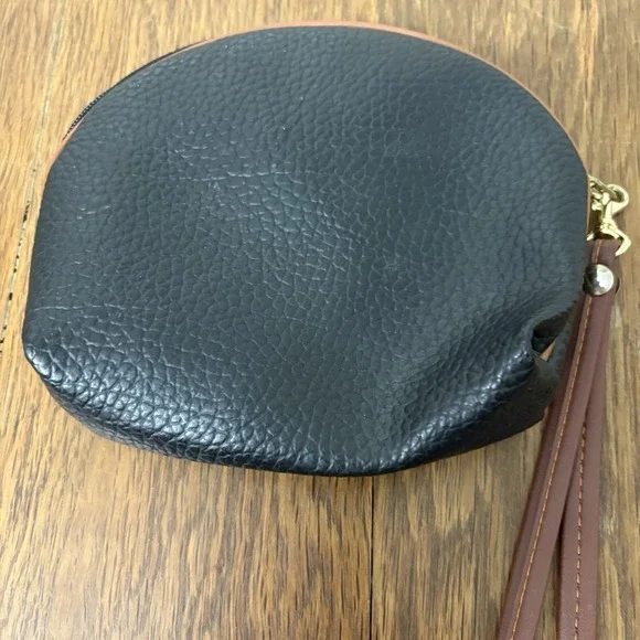 Dooney & Bourke Vintage Clutch Bag - Picture 2 of 5